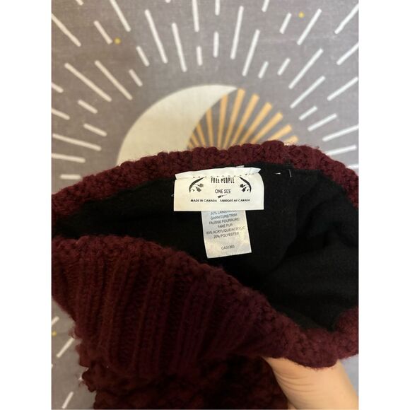 NWOT Free People Maroon Beanie - Picture 4 of 4